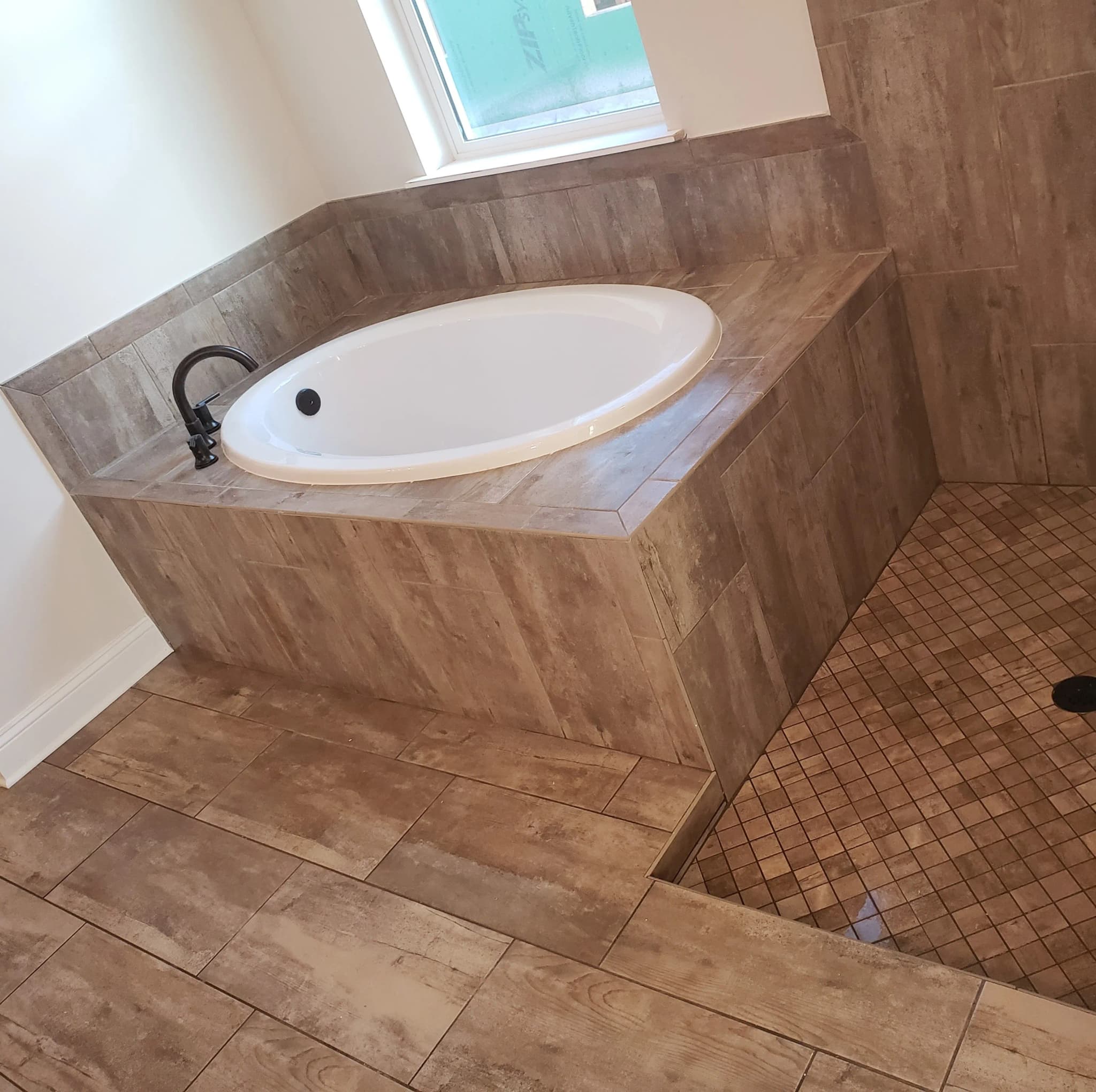 Modern bathroom tile trends